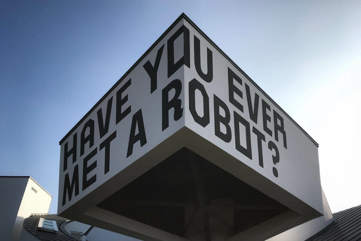 Hello, Robot: Design zwischen Mensch und Maschine