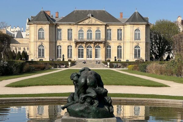 Anlässlich des 100. Todesjahres feiert Paris den Bildhauer Auguste Rodin mit zwei großen Jubiläums-Ausstellungen.