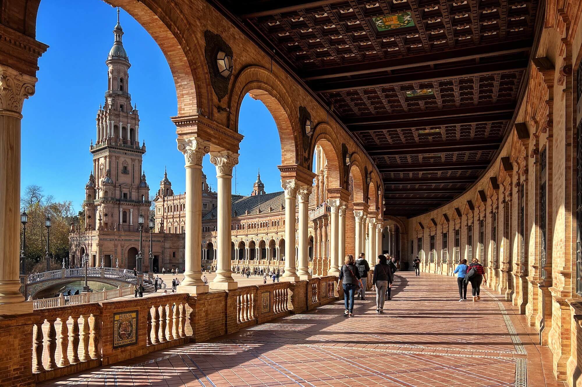 Wir geben Tipps und Empfehlungen für die schönsten Sehenswürdigkeiten und stellen die besten Museen in Sevilla vor.