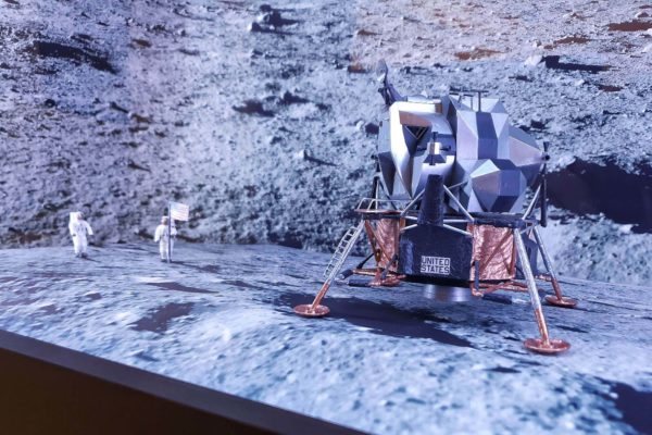 Ein Modell der Landestelle der Apollo 11 in der Sonderausstellung "50 Jahre Mondlandung" im Astronomiemuseum