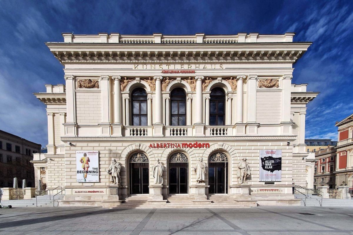 Mit über 60.000 Werken von rund 5.000 Künstlern zählt das neue Kunstmuseum Albertina Modern zu den größten Häuser für Gegenwartskunst in Österreich.