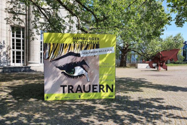 Aufgrund der Corona-bedingten vorübergehenden Schließung des Museums wurde die Ausstellung "Trauern. Von Verlust und Veränderung" bis zum 2. August 2020 verlängert