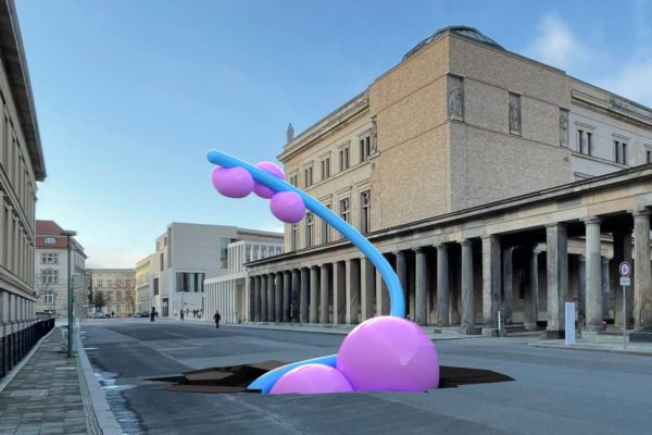 In der Gruppenausstellung "Berlin Augmented Berlin" lassen sich acht Augmented Reality Skulpturen entdecken - im öffentlichen Raum und zu Hause.