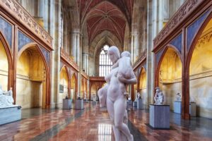 Die Friedrichswerdersche Kirche als Ausstellungsort: Die Staatlichen Museen zu Berlin zeigen Skulpturen aus der Sammlung der Nationalgalerie.