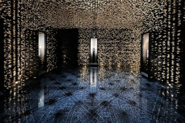 Im zentralen Ausstellungsraum der Al Thani Sammlung schuf das Team um Architekt Tsuyoshi Tane ein immersives Erlebnis.