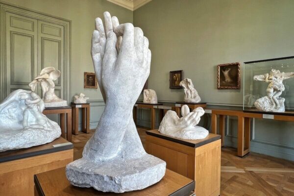 Im ersten Obergeschoss zeigt das Musée Rodin Werke der Künstlerin Camille Claudel.