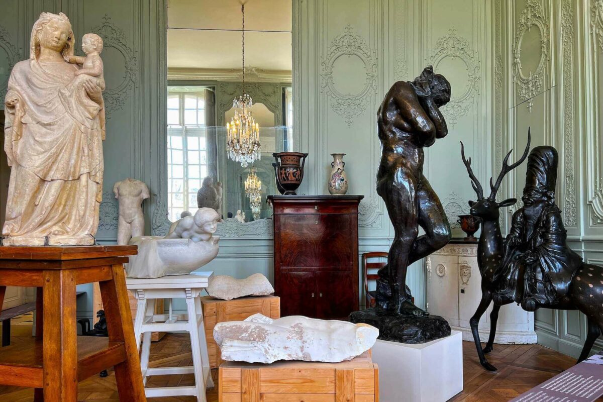 In Paris zeigt das Musée Rodin den Nachlass von Auguste Rodin und ermöglicht es, in die Arbeitsweise des Bildhauers einzutauchen.