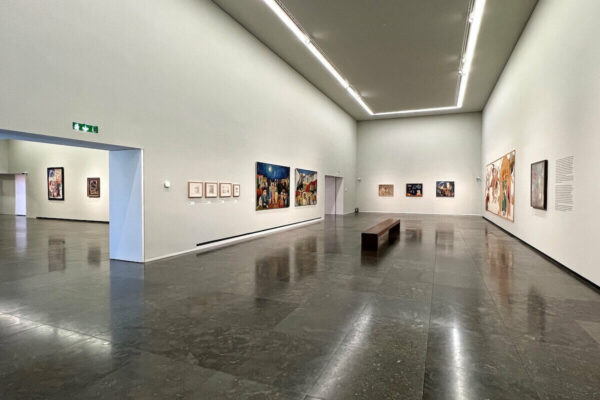 Aktuell ist im Paula Rego Museum die Ausstellung „Stories change, styles change“ zu sehen, die von Catarina Alfaro kuratiert wurde.