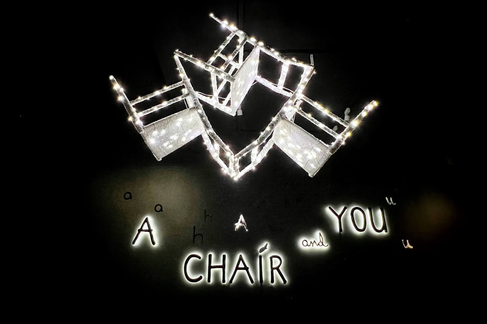 A Chair and You: Eine Ausstellung als Theater-Inszenierung