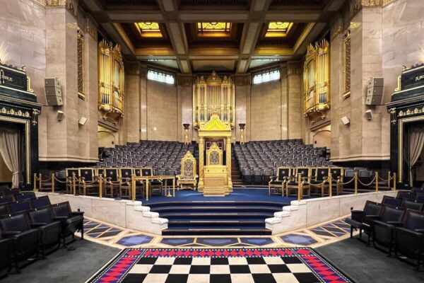 Der Große Tempel in der Freemasons‘ Hall ist Ort der Zusammenkunft der Grand Lodge und des Grand Chapter der Londoner Freimaurer.