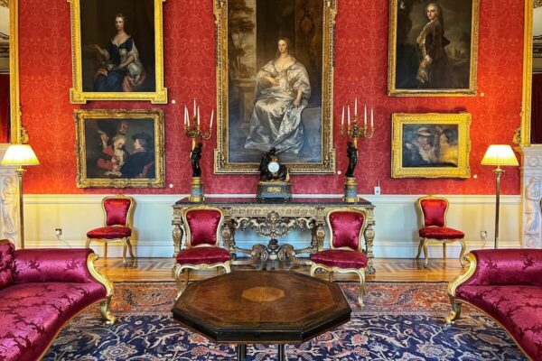 Der State Drawing Room im Dublin Castle gehört mit zu den prunkvollsten Räumen der ehemaligen Residenz.