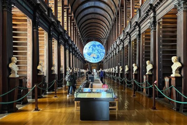 Der Long Room in der historischen Bibliothek des Trinity College.