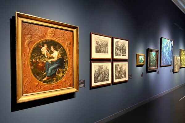 In der Ausstellung werden Waldbilder der Romantik denen des Surrealismus gegenübergestellt.