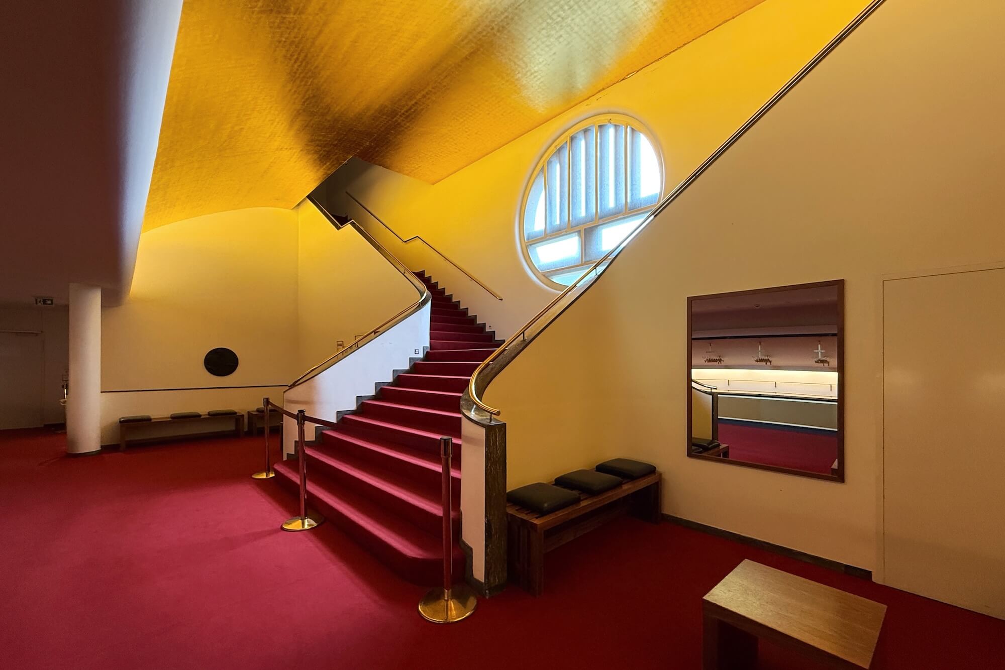 Wer sich für Hamburger Geschichte interessiert, sollte an einem Rundgang über das NDR-Gelände teilnehmen. Hier trifft Architektur auf Kunst.