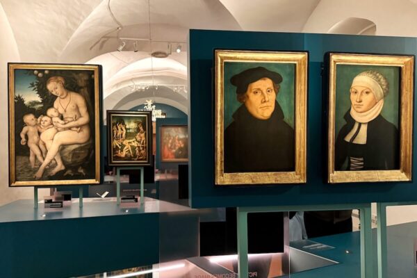 Die Ausstellung "Cranachs Bilderfluten" stellt ausgewählte Werke aus der Cranach-Werkstatt in den Kontext aktueller Bilder des Social-Media-Zeitalters.