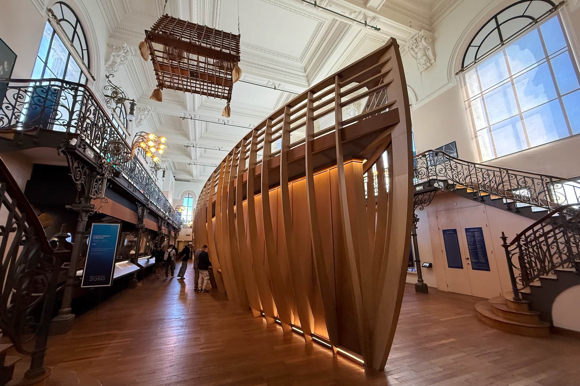 Mit einer historischen Ausstellung und Aquarien bietet das Musée Océanographique de Monaco einen Blick in die Unterwasserwelt und ihre Erforschung, von der Tiefsee bis zum Mittelmeer.