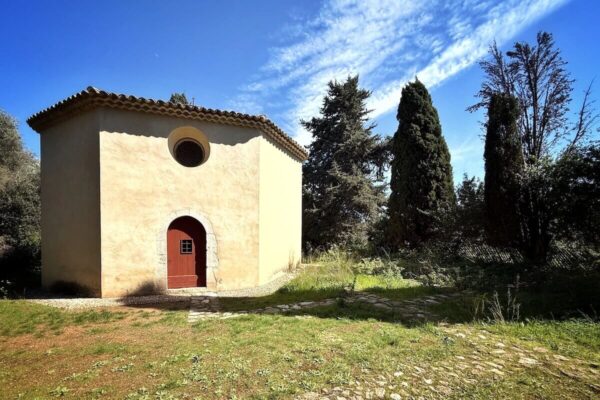 Der achteckige Grundriss der Chapelle Saint-Sauveur ist in der Provence einzigartig.