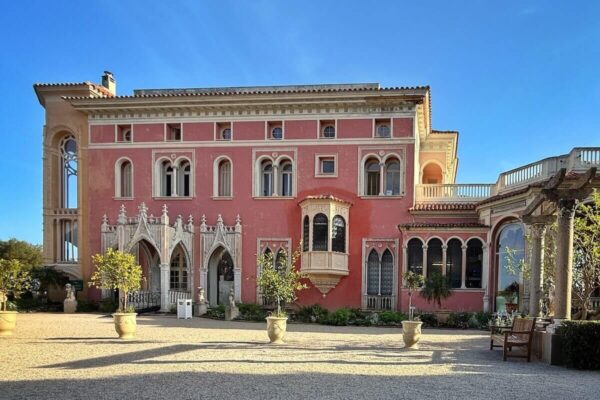 Béatrice de Rothschild nutzte die Villa in Saint-Jean-Cap-Ferrat als Winterresidenz. Hier konnte sie sich mit ihrer Kunstsammlung umgeben.